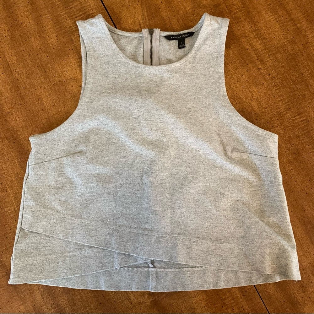 Banana Republic Light Gray Sleeveless Crop Top